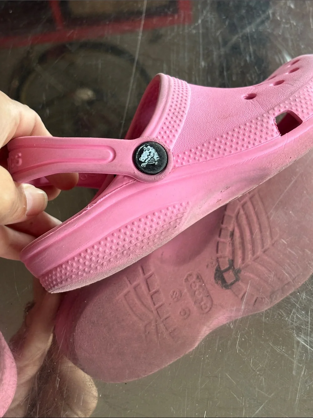CROCS Kids Classic Clog in Bright Pink